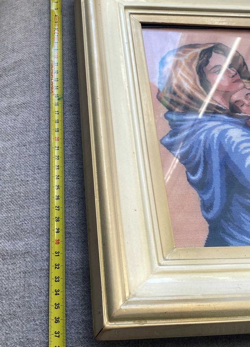 Goblen Maica Domnului cu Pruncul dimensiuni 38x34 cm inramat
