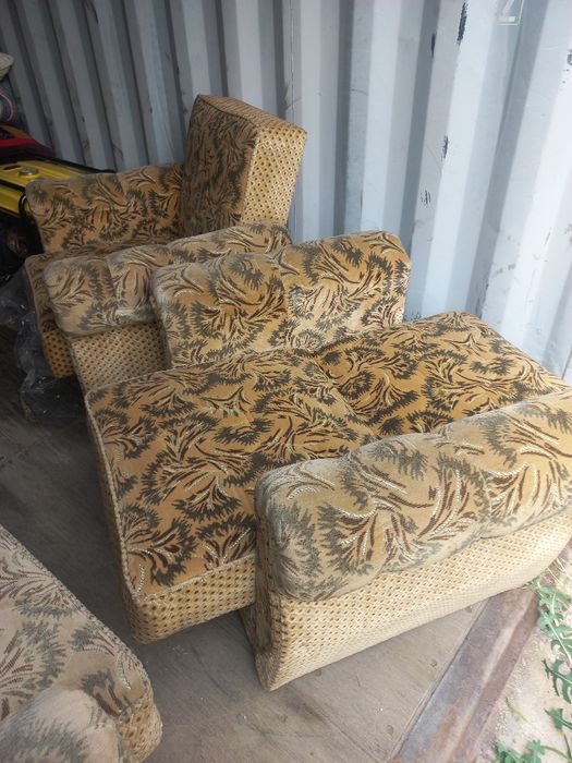 Диван плюс два кресла