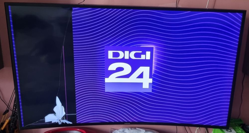 Televizor curbat Samsung 125 cm pentru piese  UE49MU6202