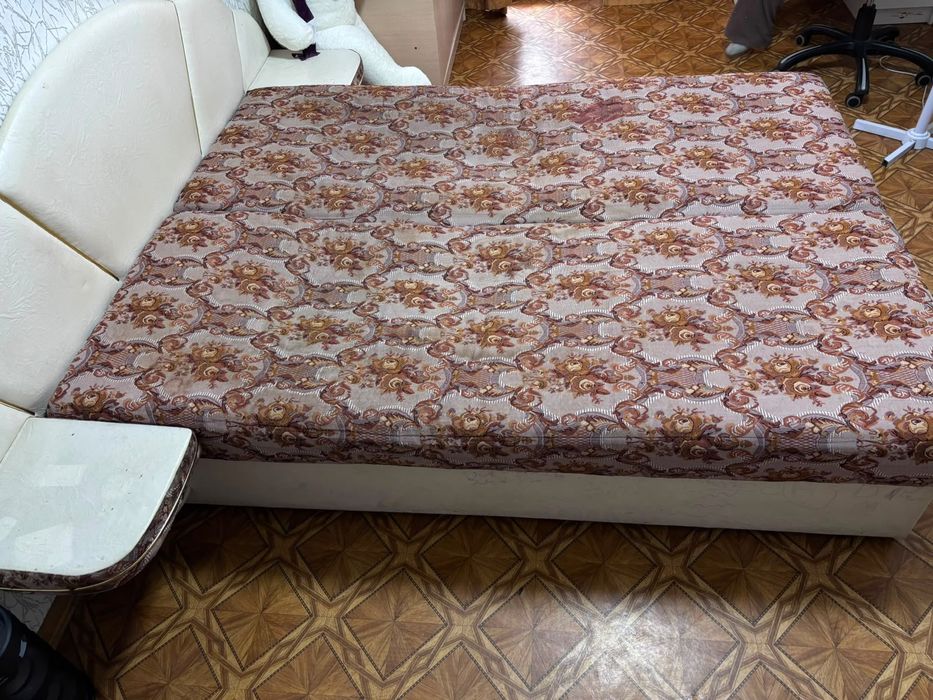 Продам кровать двухспальная
