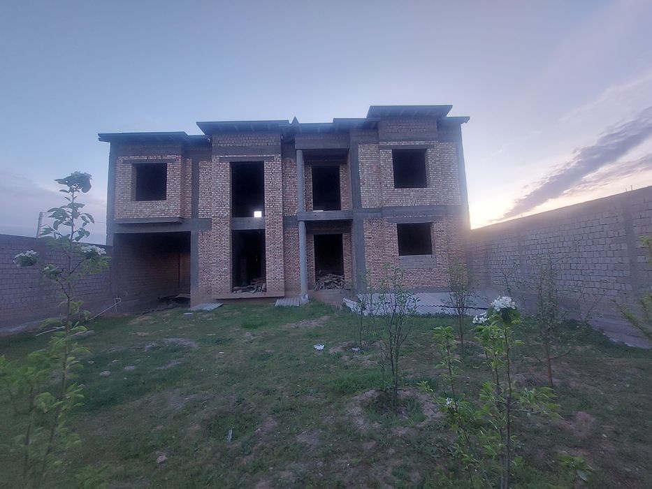 Sergeli (Xonabod) – 14 xonali keng hovli.SHOSHILINCH SOTILADI