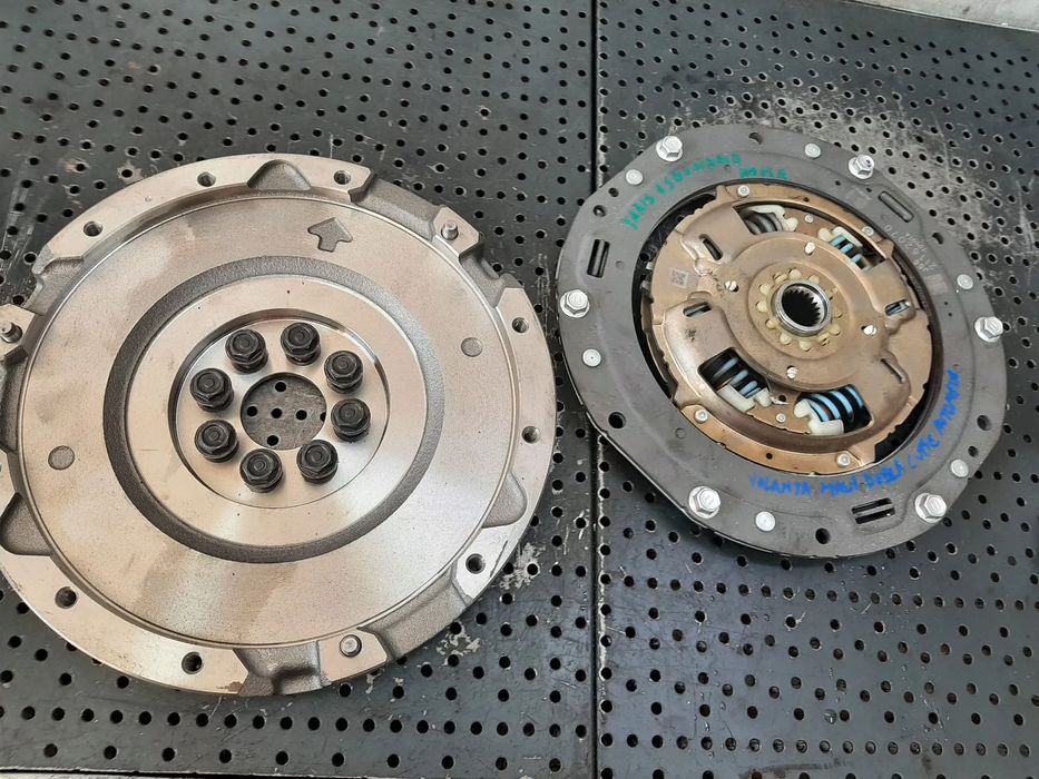 kit ambreiaj volanta masa dubla 1.5 b xm15a toyota yaris p21  hybrid  21162070