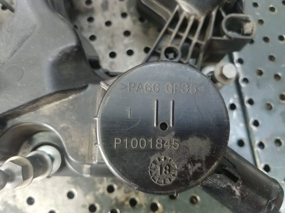 capac culbutori  1.5 hdi yh01 peugeot 3008 9827622780