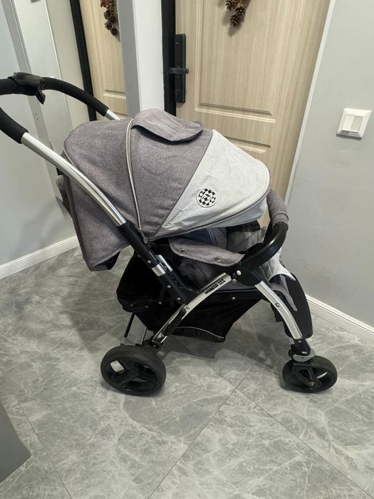 Продам прогулочную коляску Quatro Monza