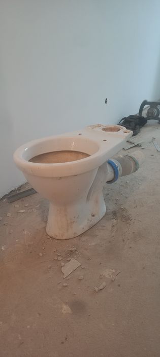 Унитаз с гофрой продам  5 тыс
