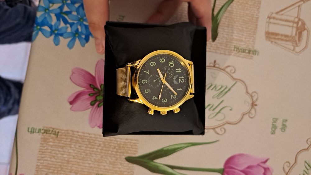 Vând ceas ULYSSES folosit de o data