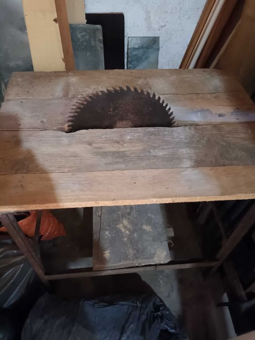 Vând circular cu motor mare monofazic