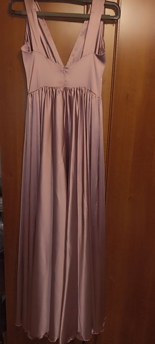 Елегантна дамска сатенена рокля