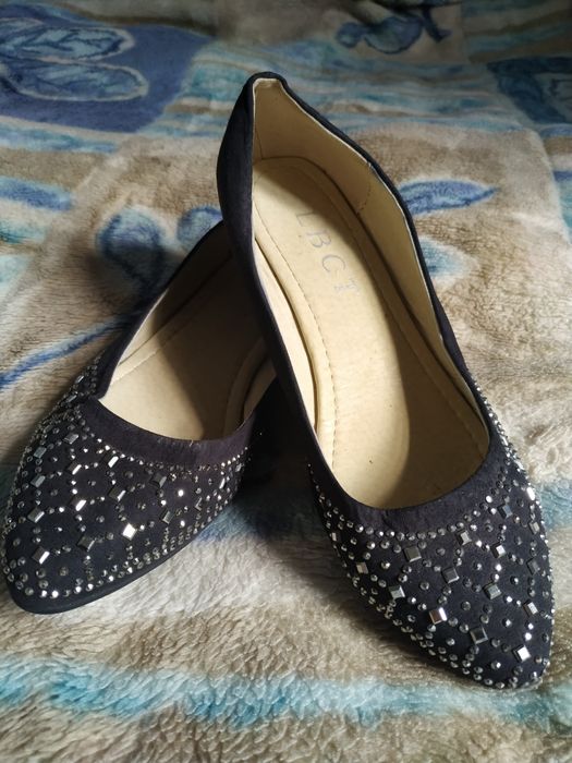 Продам замшевые балетки