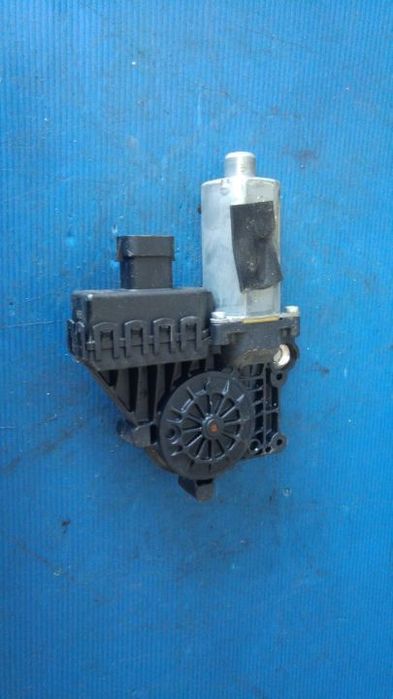 motoras dreapta fata opel zafira a