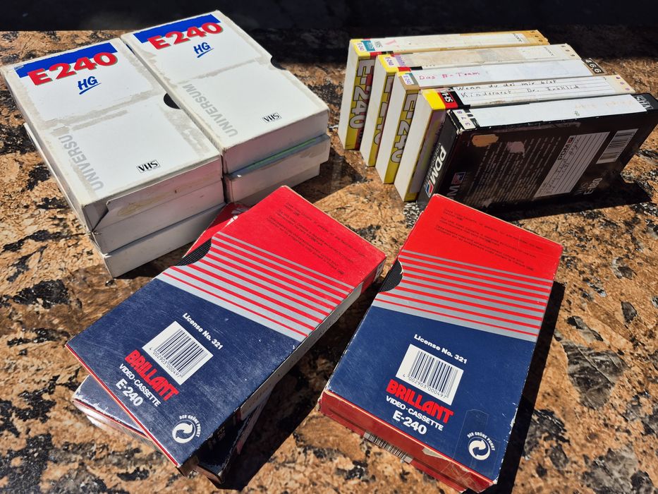 Vând Lot 15 casete video VHS originale de 240 minute colectie de filme diferite genuri