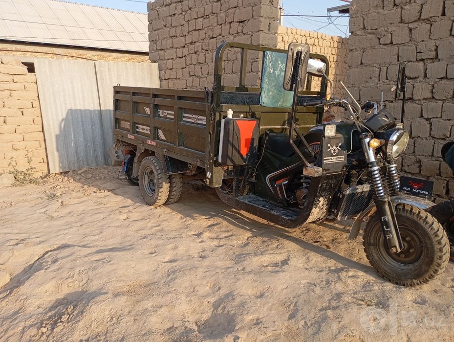 Mototsikl sotiladi