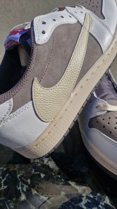 Jordan 1 Low Reverse Mocha