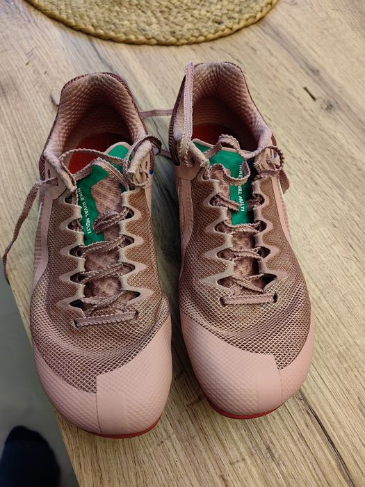 Шпайкове    NIKE