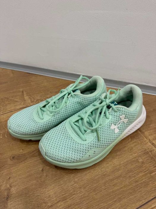 Adidași Under Armour damă, mărimea 36, stare foarte bună