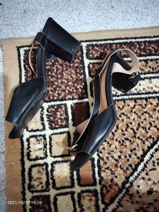 Продам туфли сандали