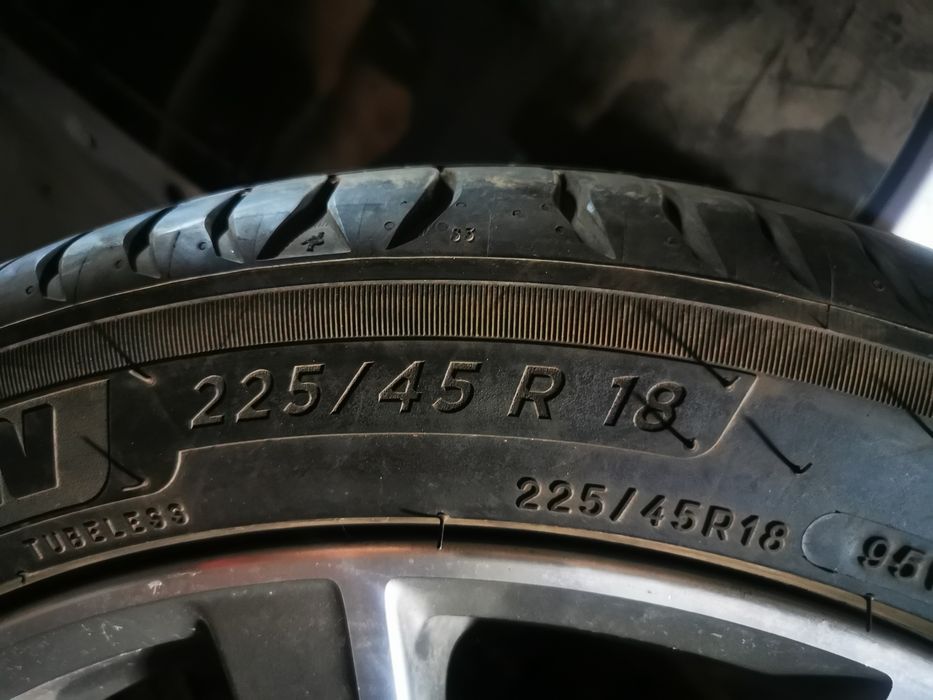 Michelin Primasy 4 R18 225/45