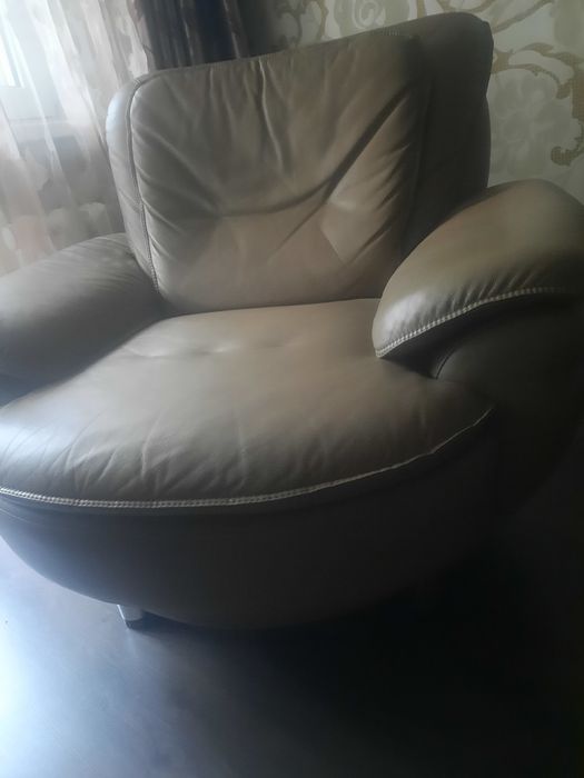 Кресло крутящее продам