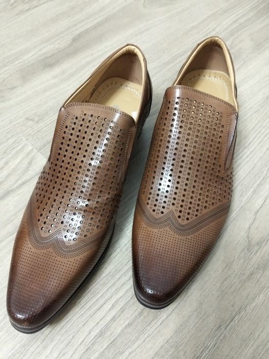 Продам новые мужские туфли. Натуральная кожа.Размер 40Торг.