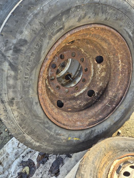 Roți 215/75R17.5 cu janta 10 gauri de trailer