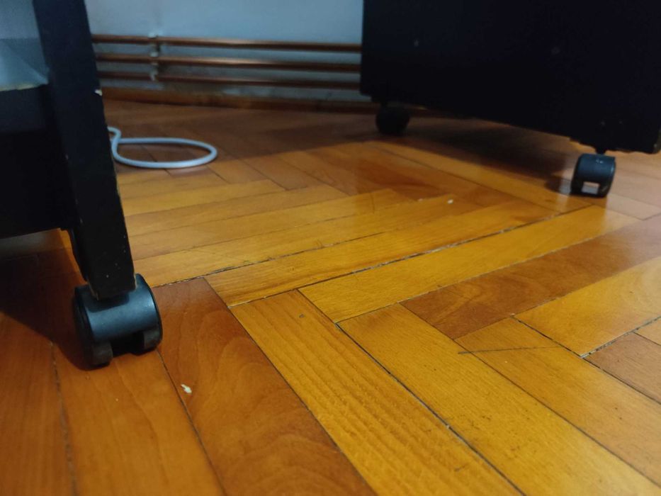 Birou cu suport PC