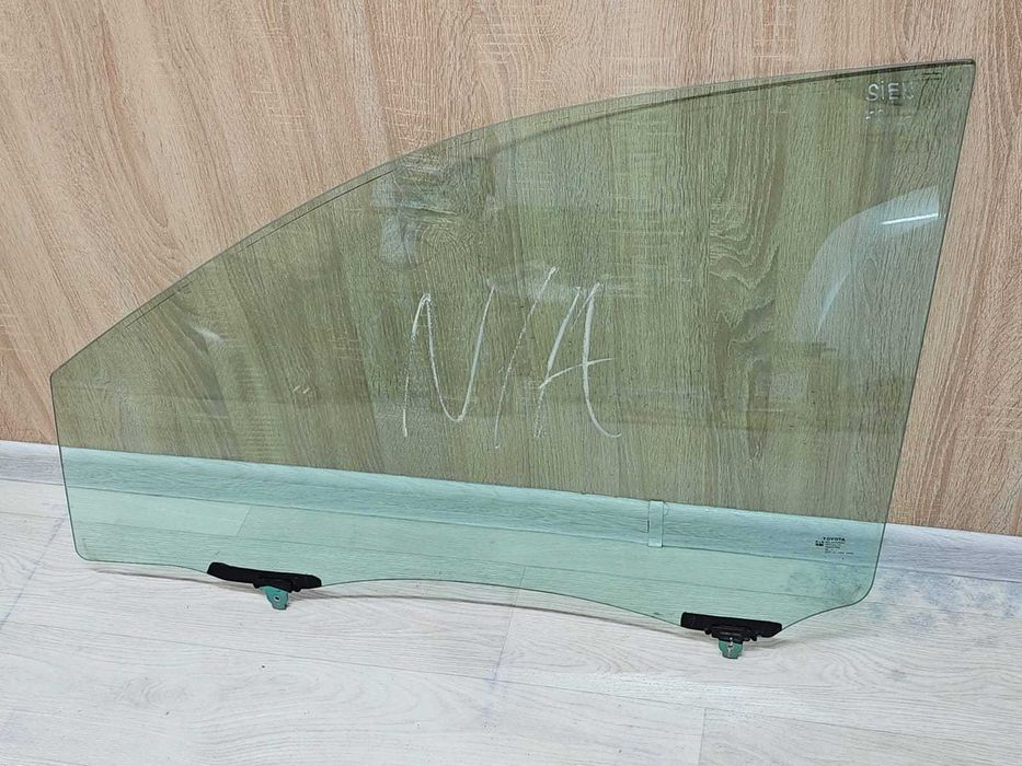 Стекло на TOYOTA SIENNA с 2003 по 2010 г.в.