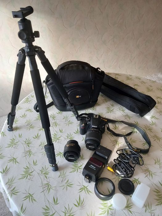 Фотоапарат NIKON, със стойка
