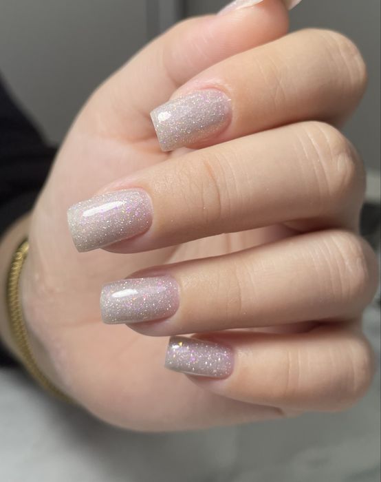 Маникюр, наращивание ногтей