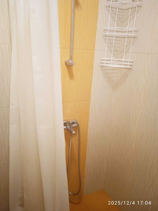 Предлагам под наем двустаен апартамент гр София широк център