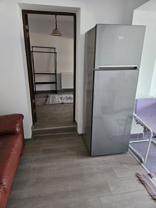 Închiriez apartament