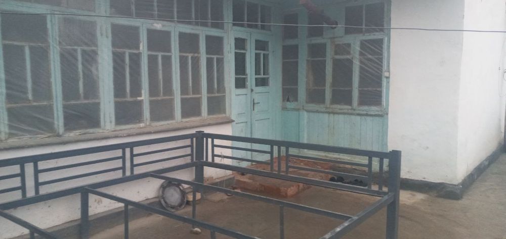 Uy sotiladi 7 sutix amur temur kucha 57 uy