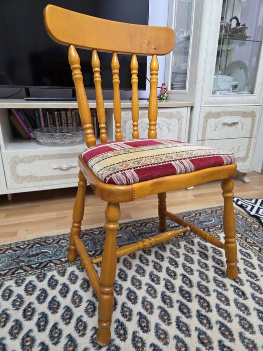 Продам стулья деревянные 3шт.