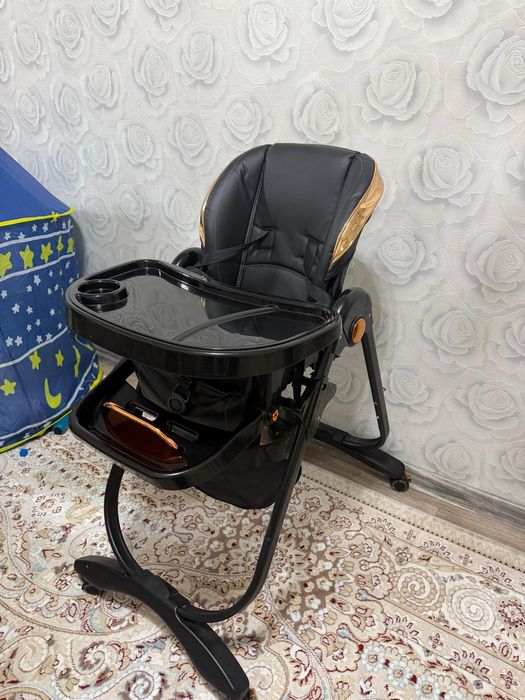 Детский столик в хорошем состоянии