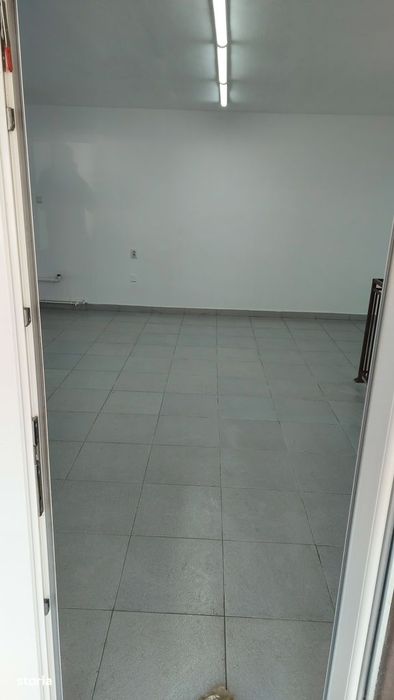 De inchiriat spatiu comercial 33 mp + dependinte