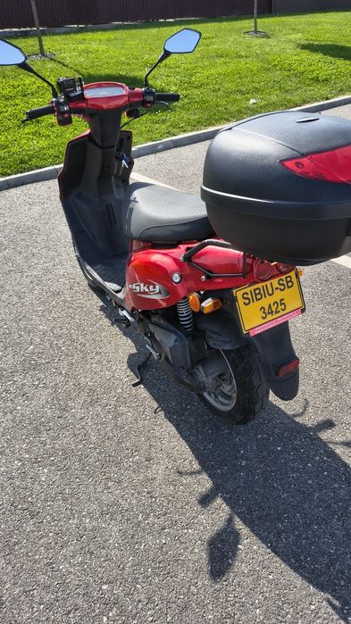 Vând Scuter TGB -