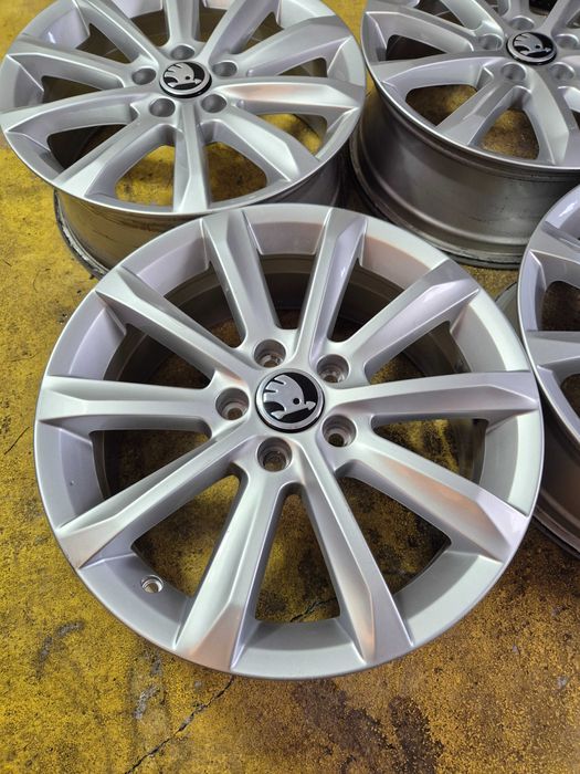 4 Jante Aliaj 5x112 17'' OEM VW Passat Tiguan Touran Sharan Caddy Scirocco T-ROC 6.5J ET 41 - MODEL 2024 / Skoda Octavia Superb Yeti Karoq Kodiaq