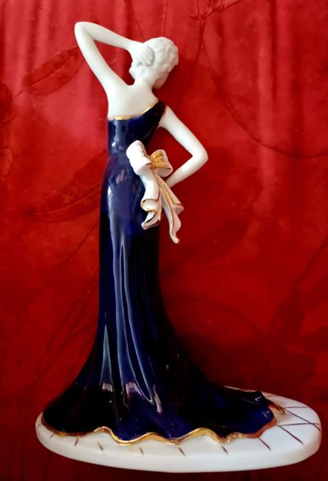 Статуэтка Дама в синем