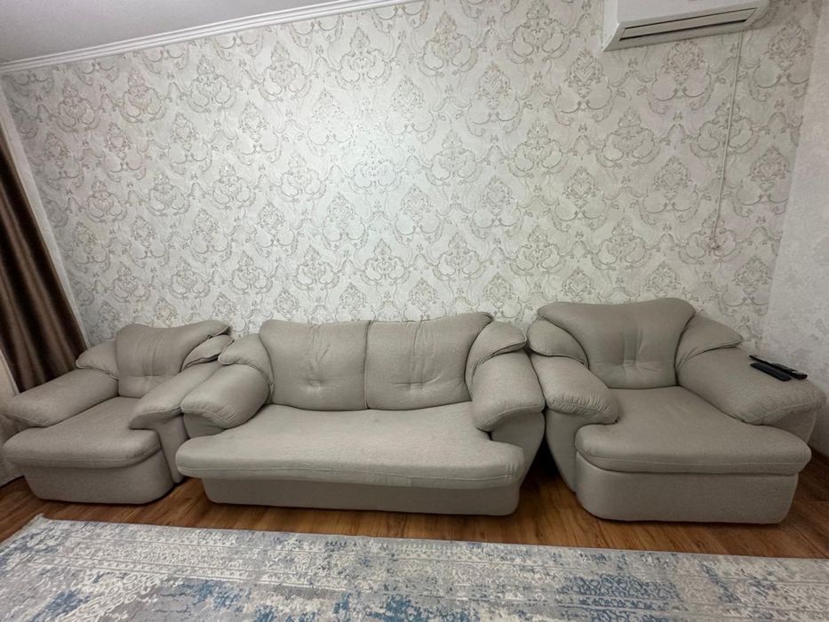 СРОЧНО продам диван плюс 2 кресла