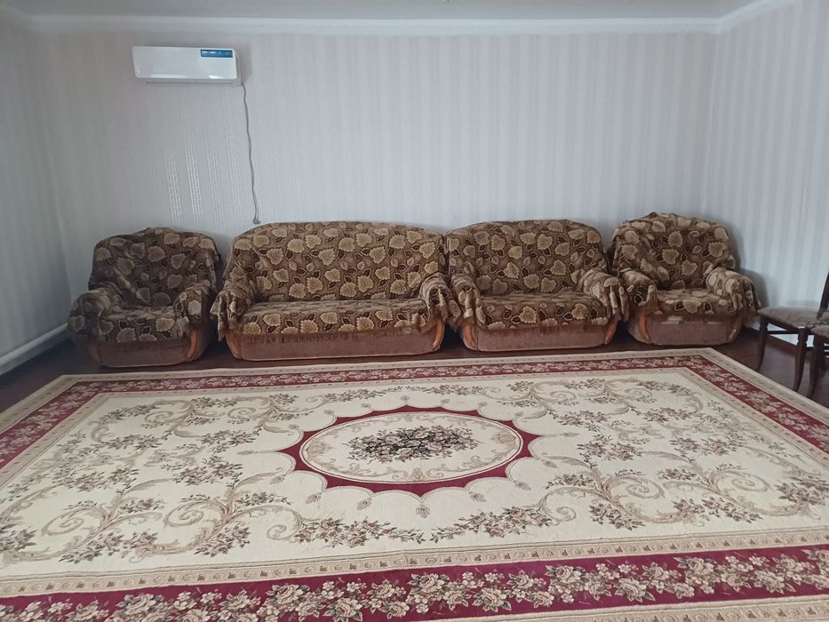 Дивандар креслоларымен