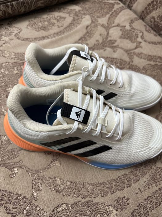 Кроссовки adidas