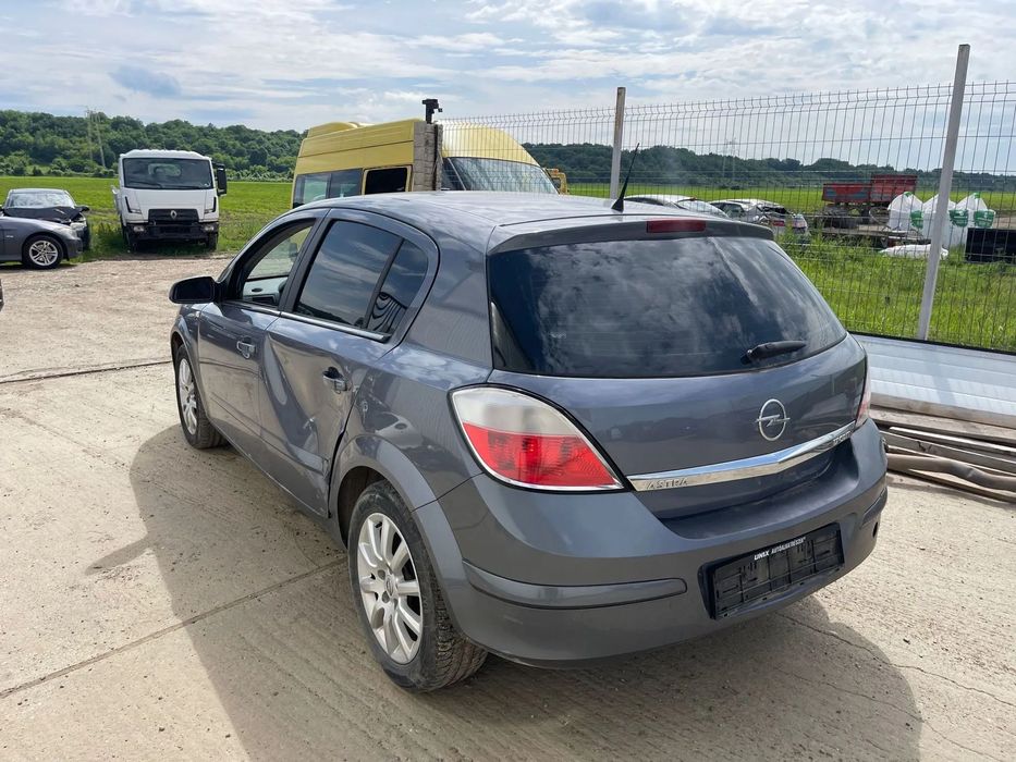 Dezmembrari Opel Astra H 1.7 CDTi