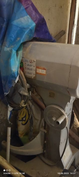 Pechka yangi holati zòr ,mishalkasi xam bor