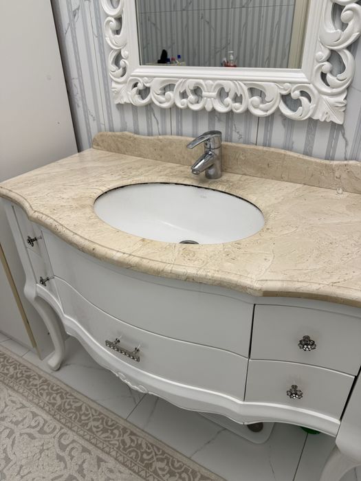 Раковина с зеркалом