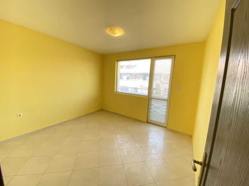 Дава се под наем Двустаен апартамент в Бургас, Лазур - 66 кв.м за 195 € - Снимка #1