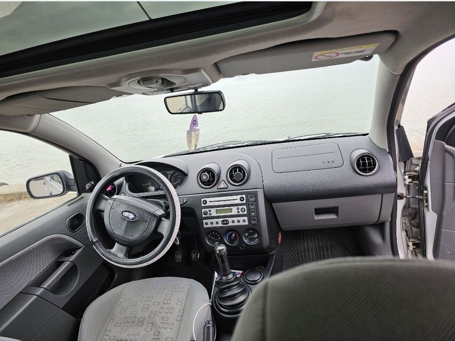 FORD Fiesta 2002 — imagine 8