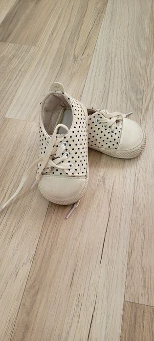 Продам обувь на девочку