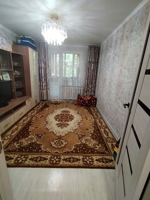 Продаю 4 комнатную квартиру