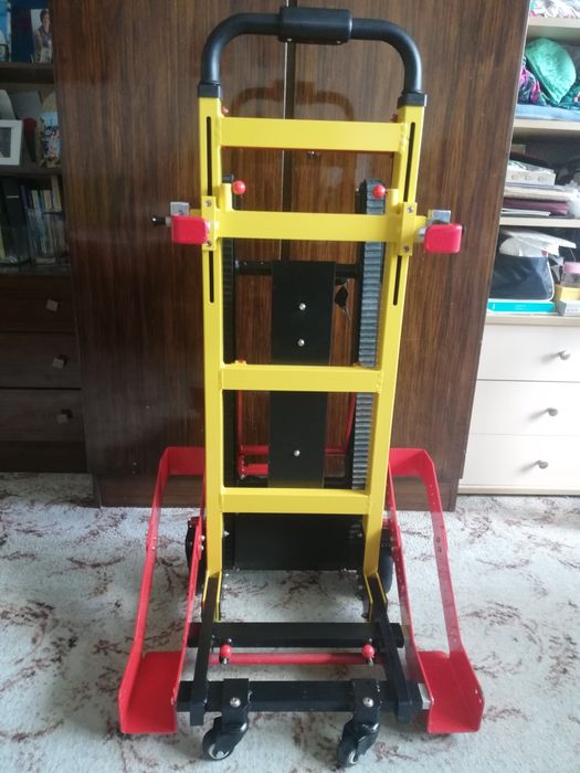 Система за изкачване на стълби