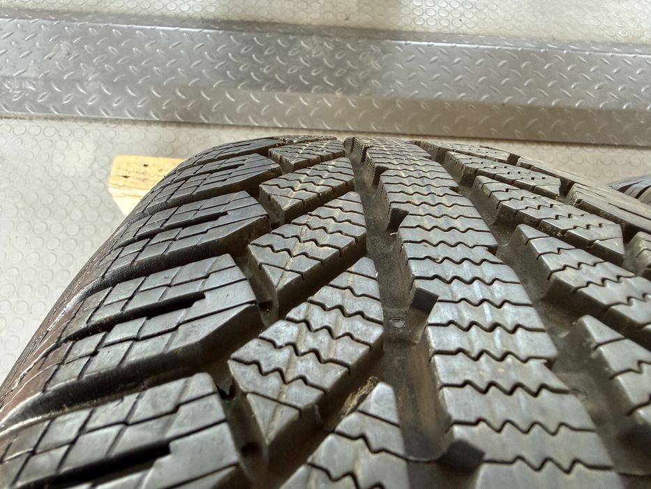 4бр. ОТЛИЧНИ Зимни Гуми С Борд 215/65R/16 -SEMPERIT- DOT:4020- 7.9мм.+6.9мм.