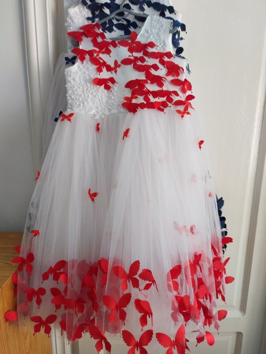 Платья детские на 5-7-8-10, лет